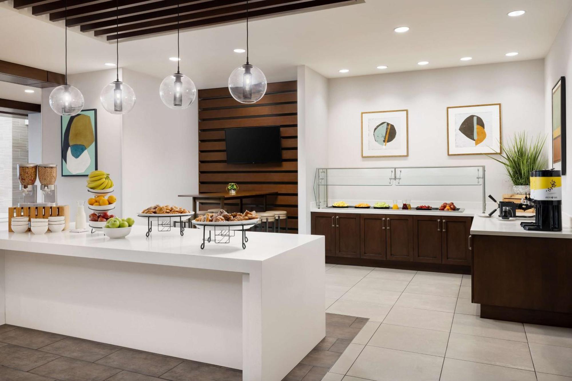 Hilton Garden 3*
